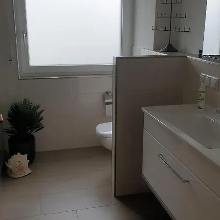 Boardingappartement Windeckblick, Ruhige, Zentrale Lage Mit Grossem Suedbalkon * Bühl