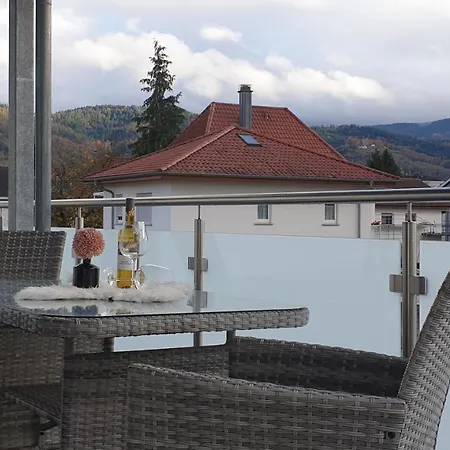 Boardingappartement Windeckblick, Ruhige, Zentrale Lage Mit Grossem Suedbalkon Apartamento *