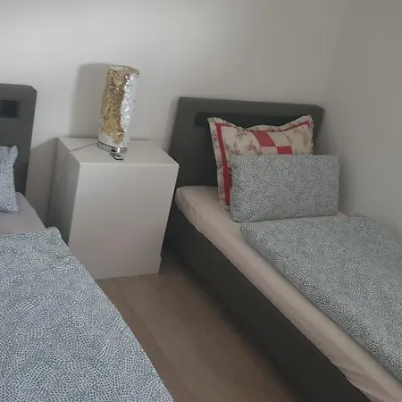 Boardingappartement Windeckblick, Ruhige, Zentrale Lage Mit Grossem Suedbalkon Apartment *